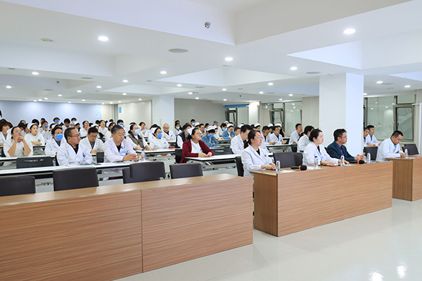 【医院动态】加强医疗合规与医德建设，筑牢患者安全防线——医德医风专题培训会